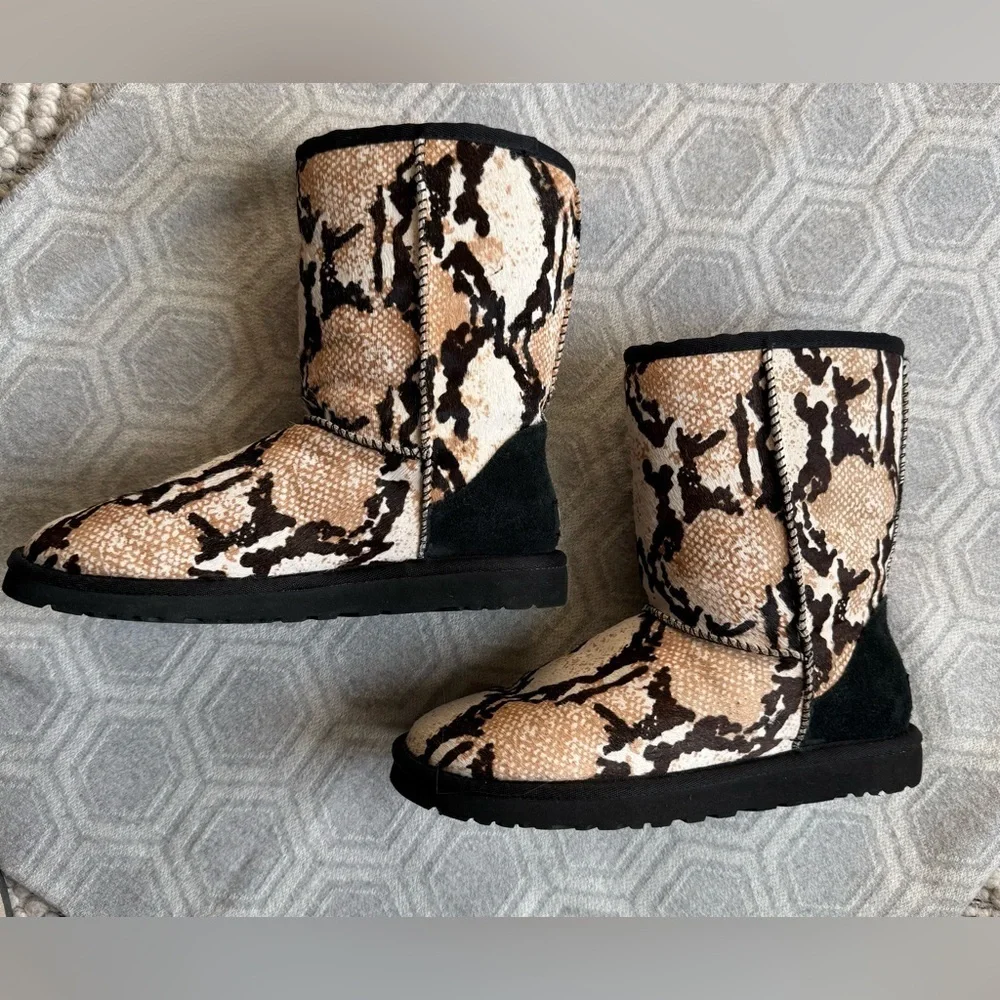 UGG Classic Short Boots Snakeskin Print Black Brown Cream Women’s Sz 6